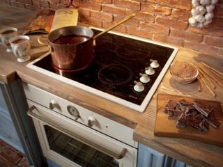 Дверца CompactDoor в духовках кухонных плит Gorenje