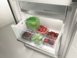 Контейнер для овощей CrispZone с контролем влажности HumidityControl в холодильниках Gorenje